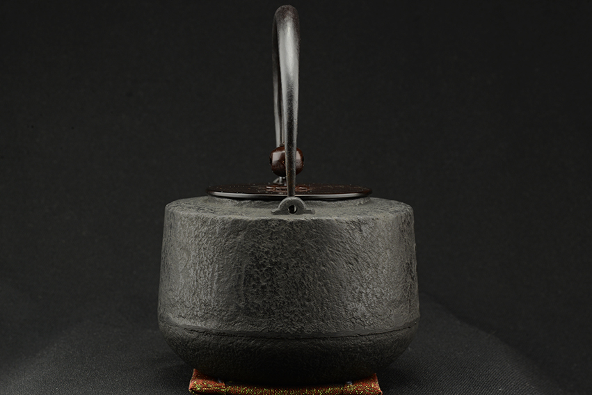 Japán öntöttvas tetsubin teáskanna vízforraláshoz